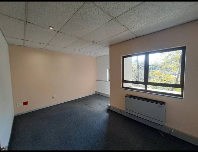 137M² OFFICE TO LET IN HYDE PARK